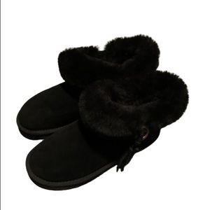 LAMO FOOTWEAR Black Suede Lambs Wool Booties Sz US 6 BNWT NO BOX